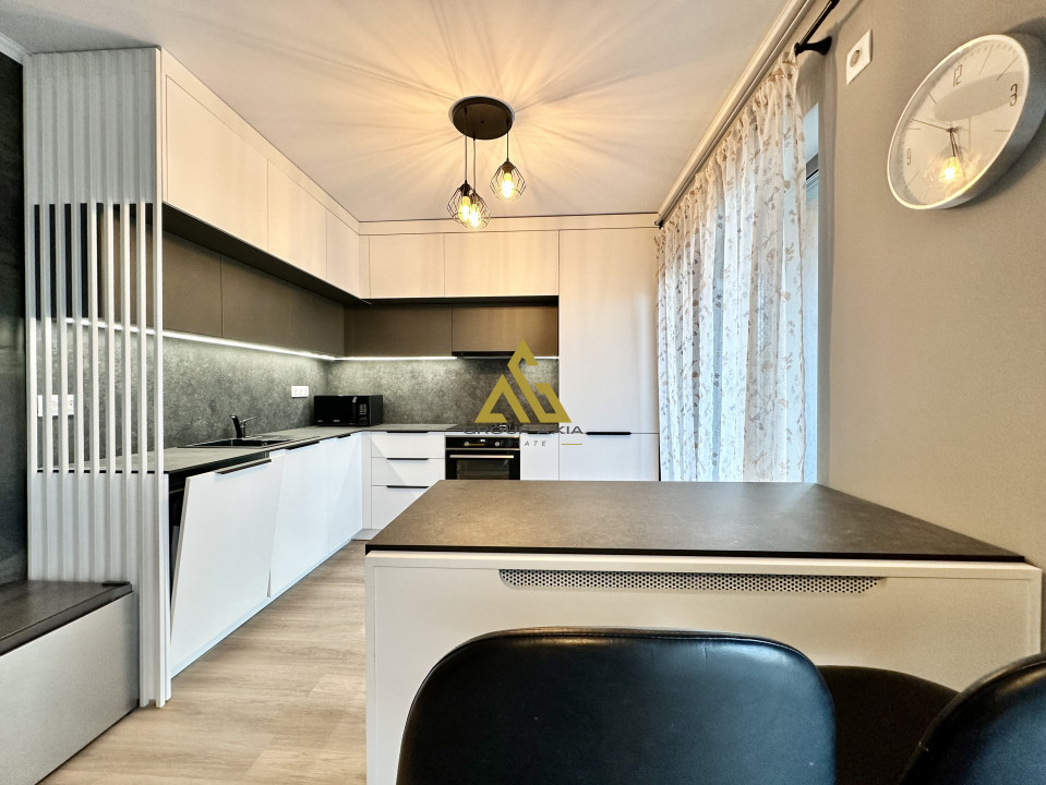Inchiriere Apartament 3 camere si 2 parcari, 73 mp, Scala Frunzisului
