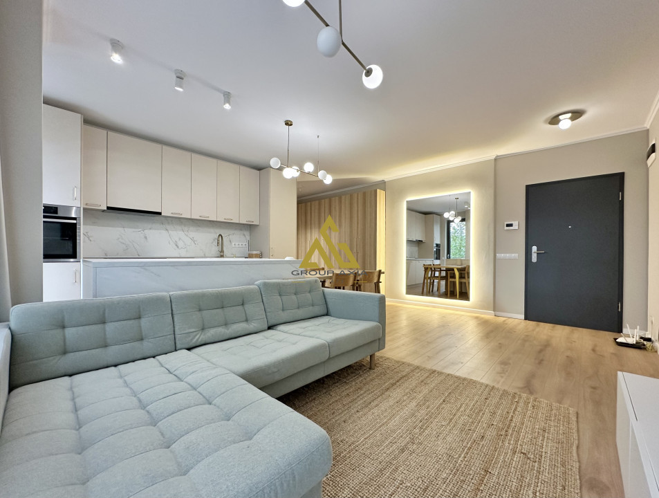 Inchiriere Apartament 3 camere, 2 bai, garaj si boxa, Azoria