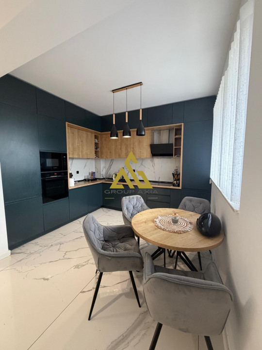 4 camere, 150 mp, 2 balcoane, terasa 80 mp, gradina 200 mp, Voronet