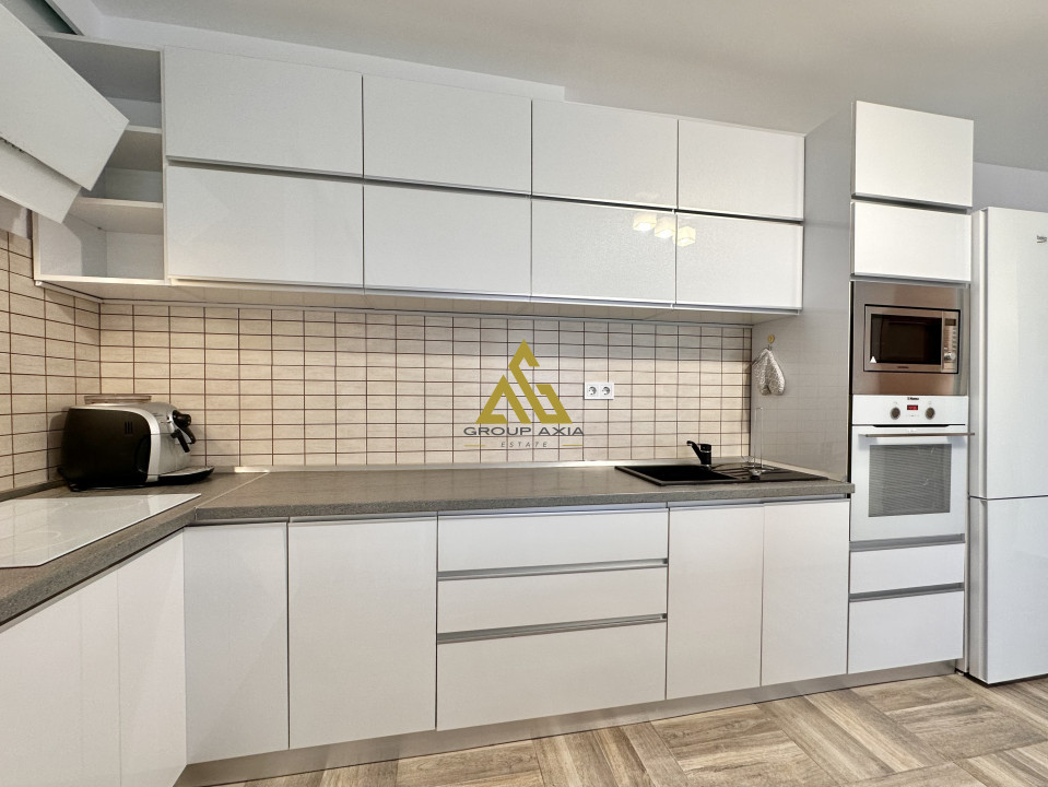 Inchiriere Apartament 3 camere, 2 bai, zona centrala, garaj