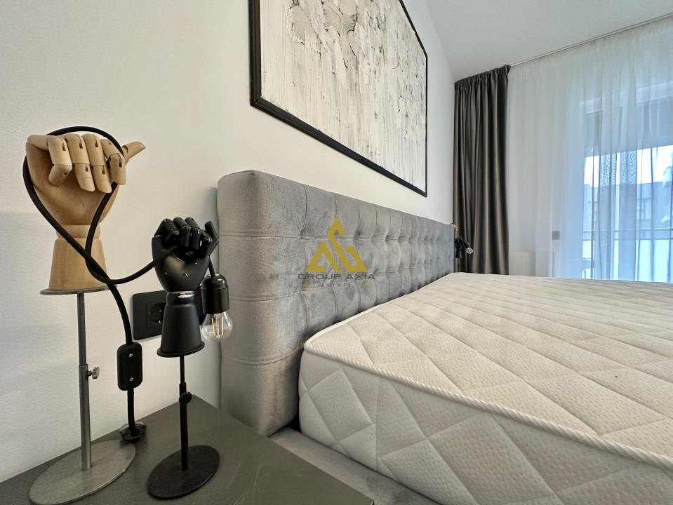 Apartament 3 camere, zona centrala, Scala Center, garaj, 01 DECEMBRIE