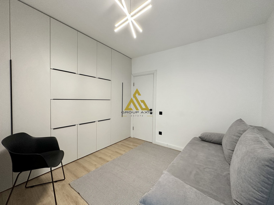 Apartament 3 camere, zona centrala, Scala Center, garaj, 01 DECEMBRIE