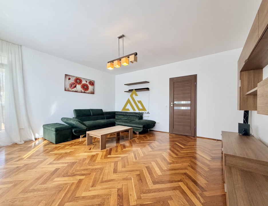 Apartament 3 camere decomandate, confort sporit, Plopilor, parcare