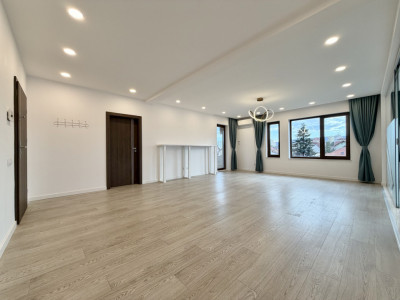 Spatiu birou in imobil tip vila, 3 incaperi,120 mp, parcari,Gheorgheni