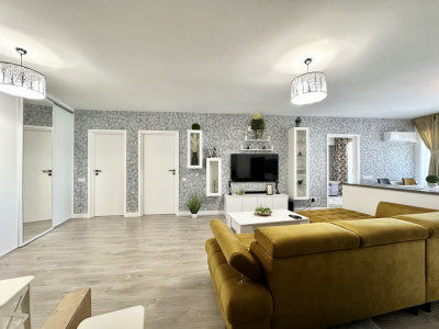 Inchiriere Apartament 3 camere, Scala center, optional garaj