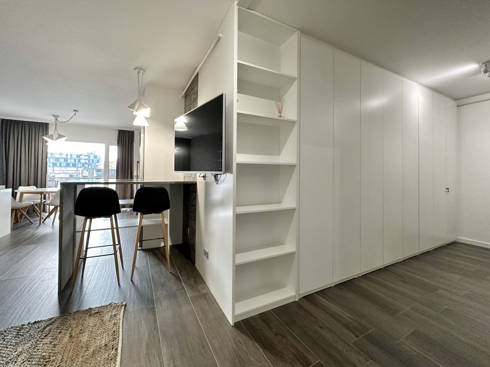 Vanzare Apartament 2 camere, 63 mp, zona centrala, Scala Center, garaj