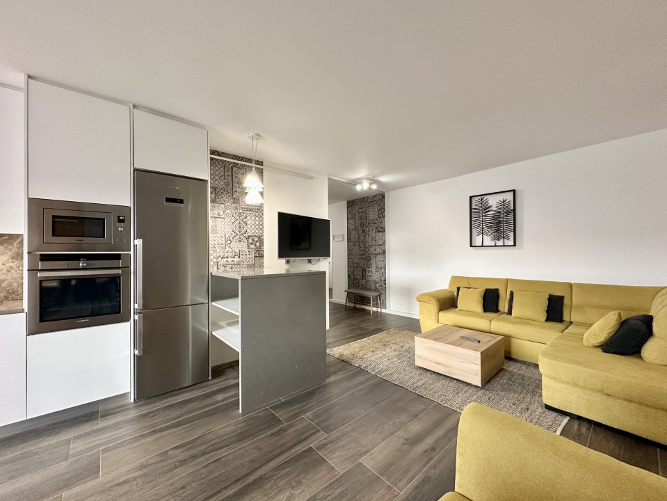 Vanzare Apartament 2 camere, 63 mp, zona centrala, Scala Center, garaj