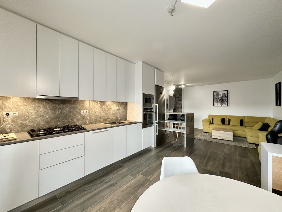 Vanzare Apartament 2 camere, 63 mp, zona centrala, Scala Center, garaj