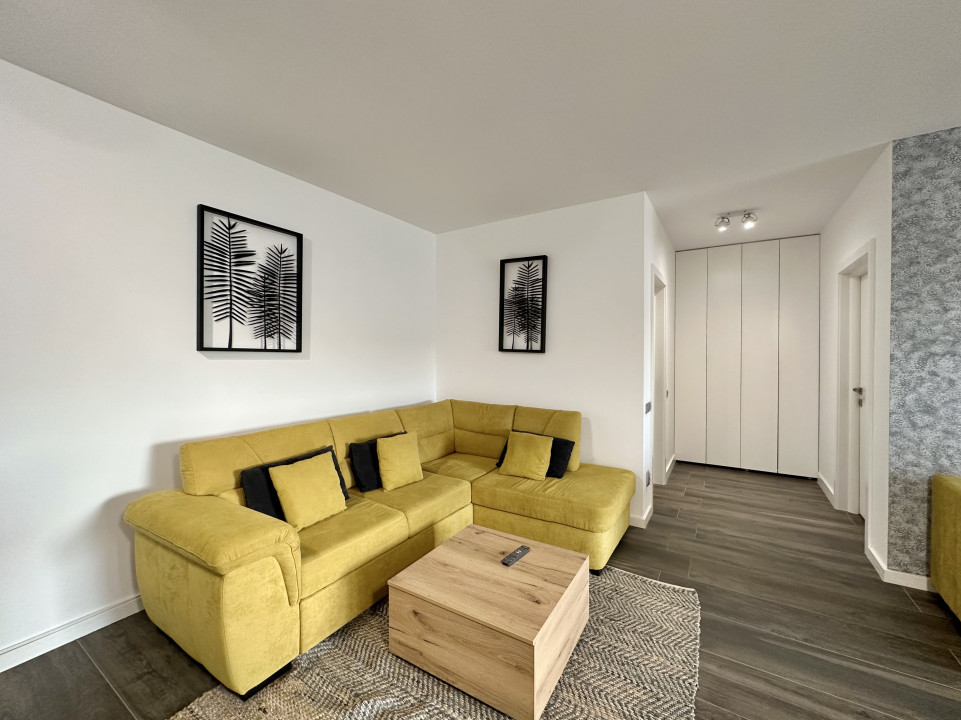 Vanzare Apartament 2 camere, 63 mp, zona centrala, Scala Center, garaj