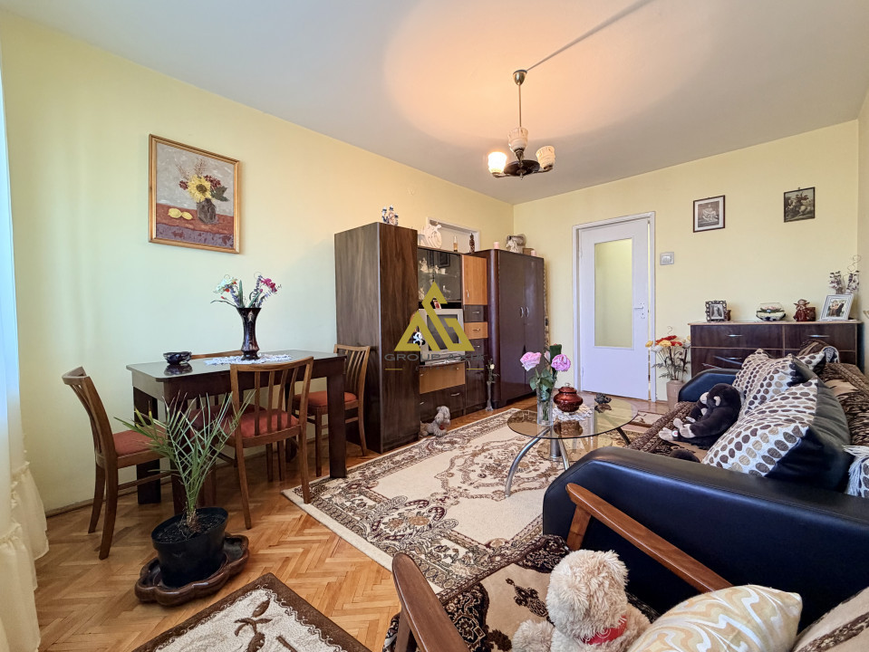 Vanzare Apartament 2 camere decomandate, Gheorgheni, zona Hotel Royal