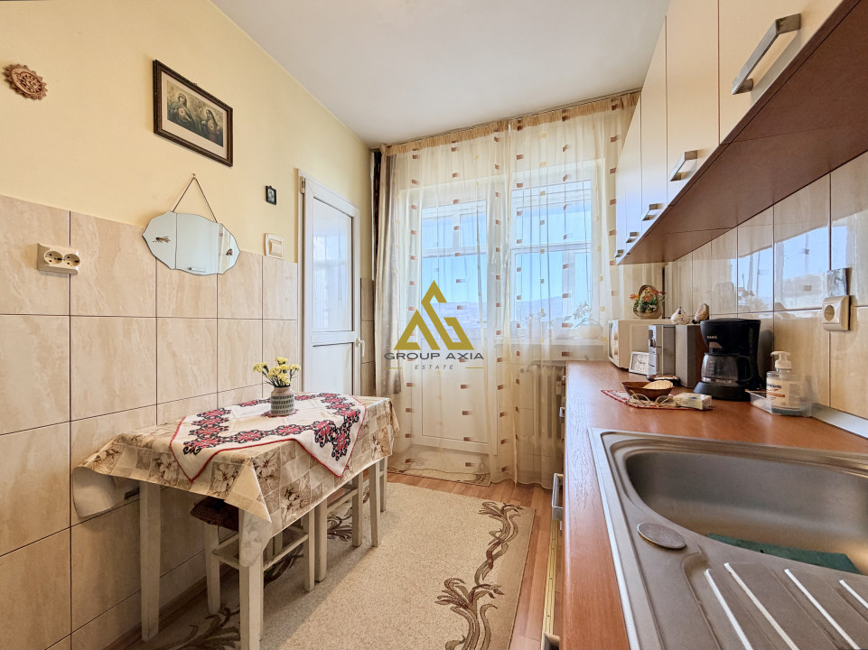 Vanzare Apartament 2 camere decomandate, Gheorgheni, zona Hotel Royal