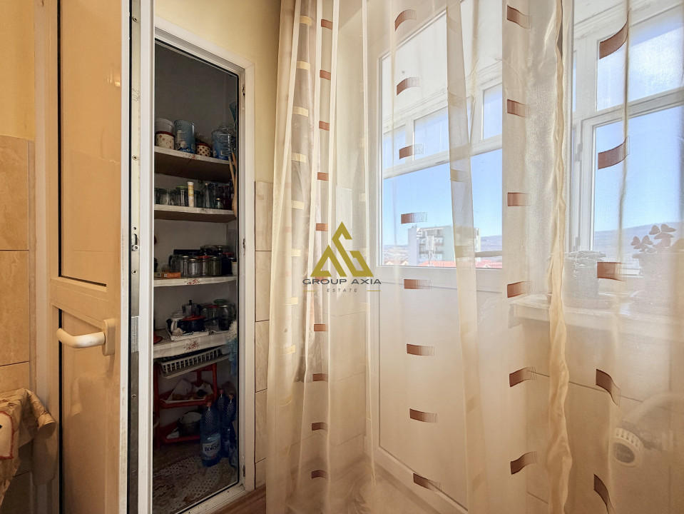 Vanzare Apartament 2 camere decomandate, Gheorgheni, zona Hotel Royal