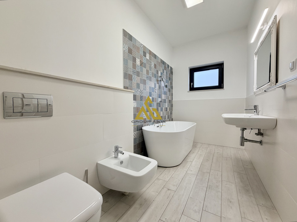 Inchiriere casa tip duplex, 5 camere, parcare, Andrei Muresanu