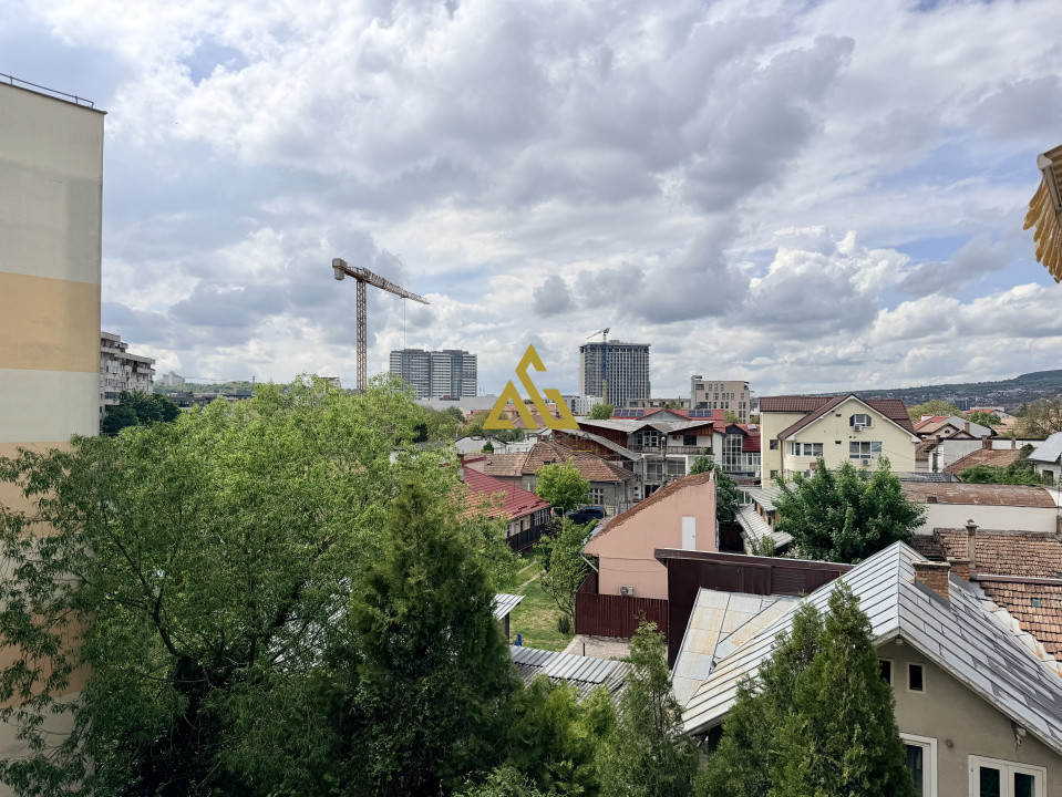 Inchiriere Apartament 2 camere, strada Bucuresti, zona Farmec, garaj