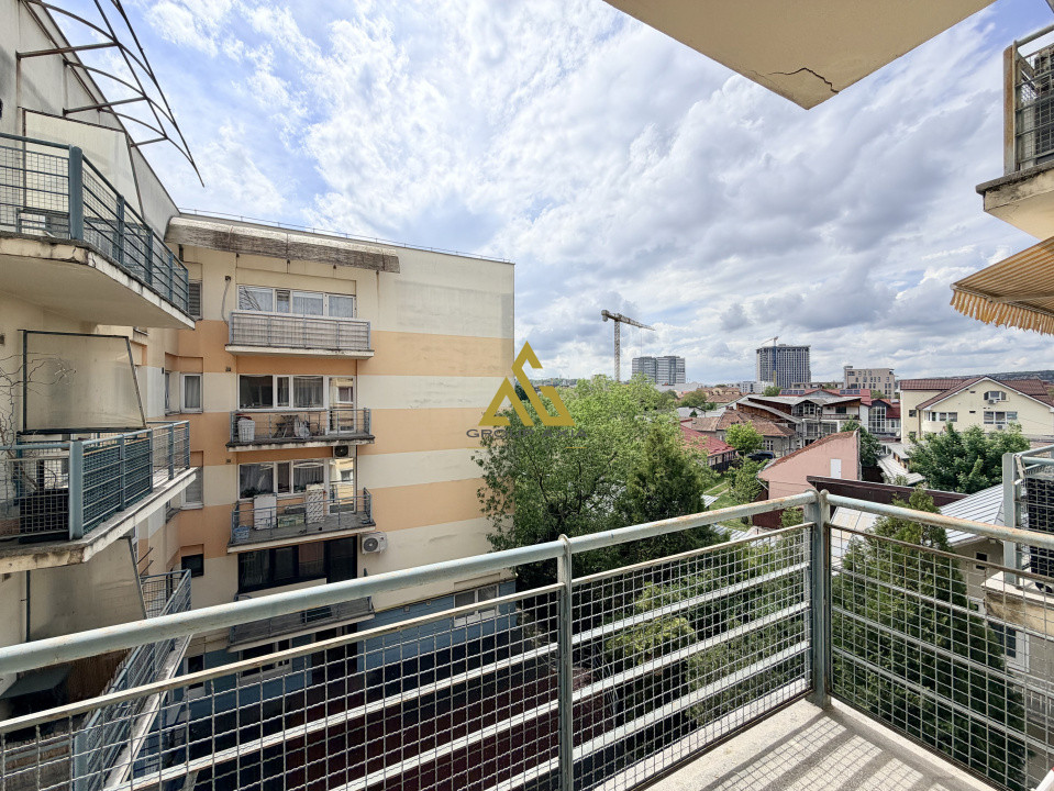Inchiriere Apartament 2 camere, strada Bucuresti, zona Farmec, garaj
