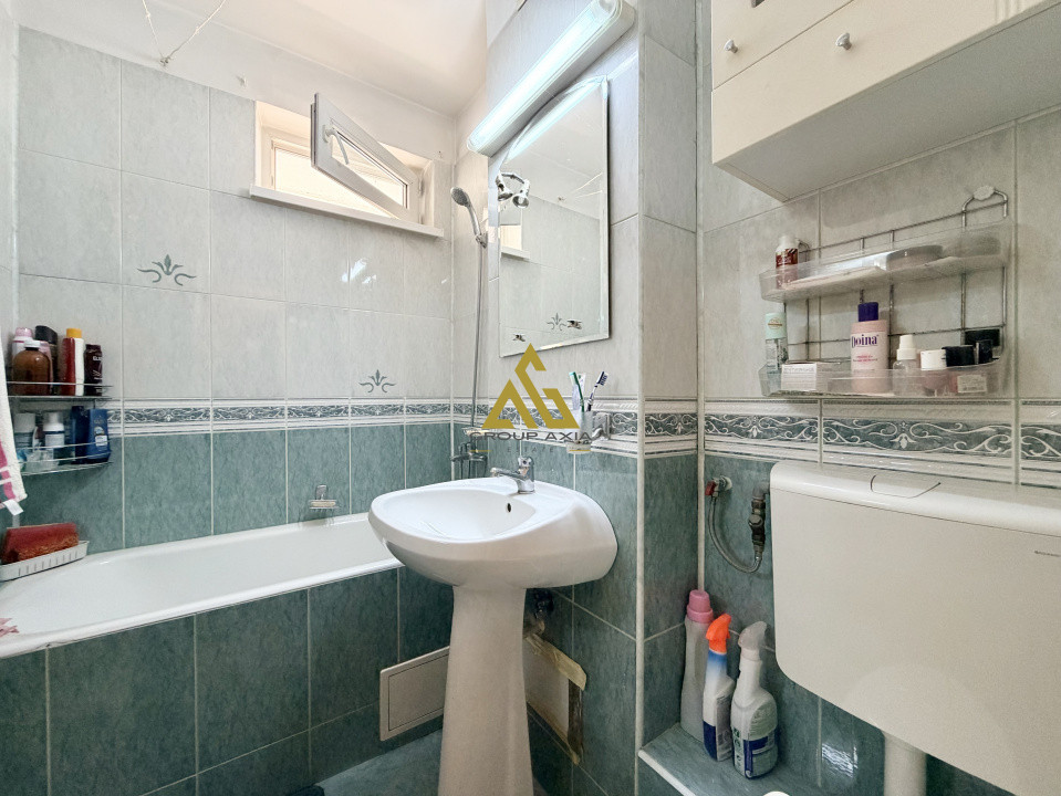 Vanzare Apartament 2 camere decomandate, Gheorgheni, zona Hotel Royal
