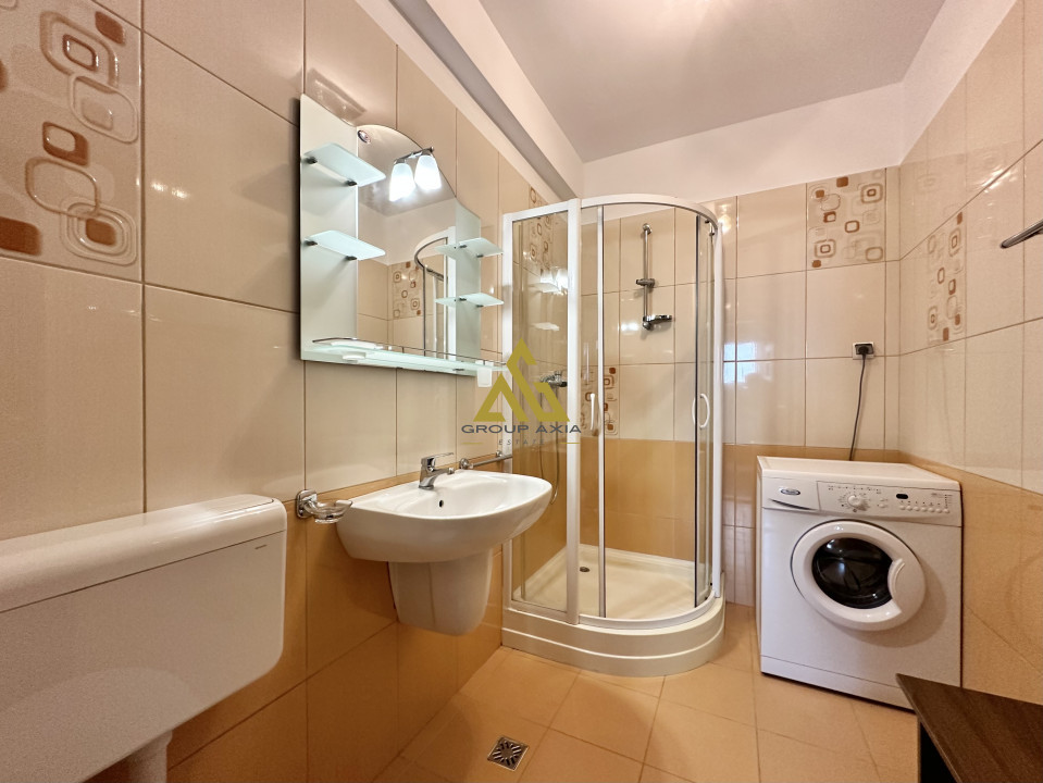 Apartament spatios cu 3 camere, Zorilor/Europa, 74 mp, bloc mic, boxa