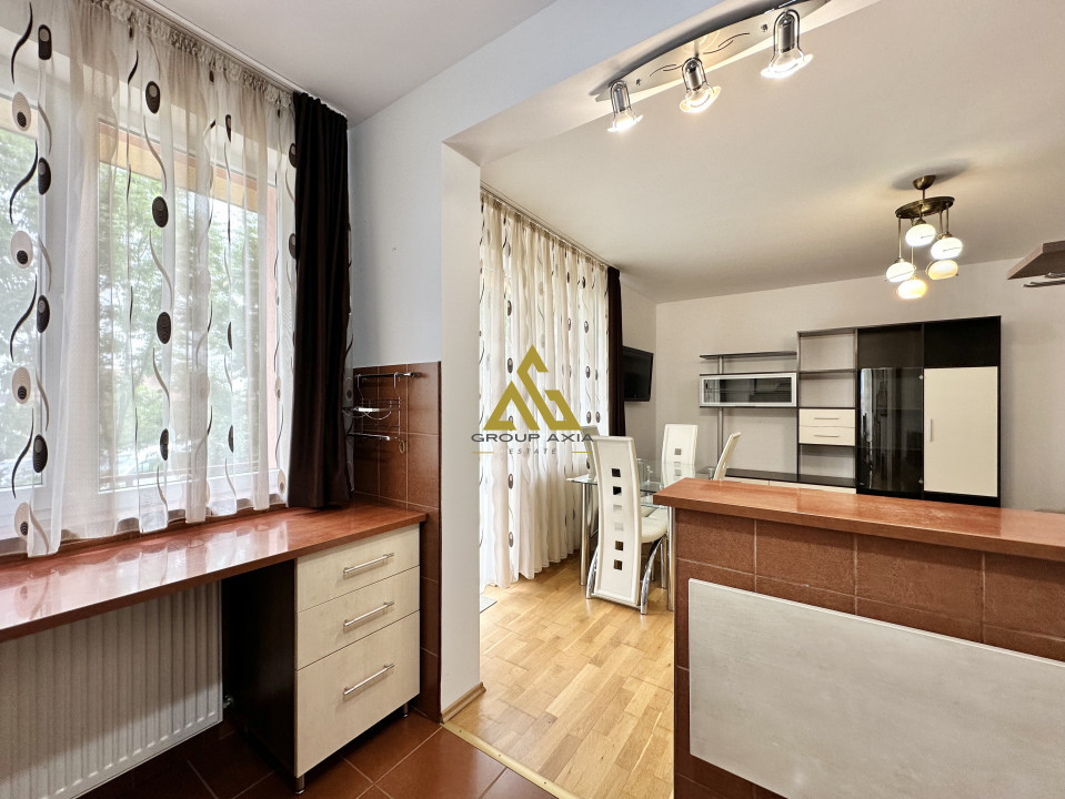 Apartament spatios cu 3 camere, Zorilor/Europa, 74 mp, bloc mic, boxa