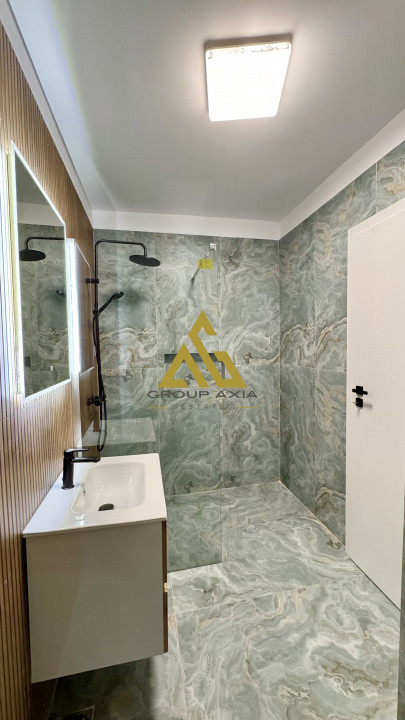 2 camere, 45 mp, balcon 10 mp, garaj, etaj 4 din 8, lift, Eroilor