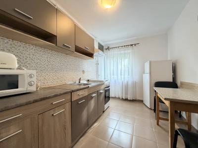 Apartament 2 camere decomandate, 2 bai, parcare, strada Bucuresti