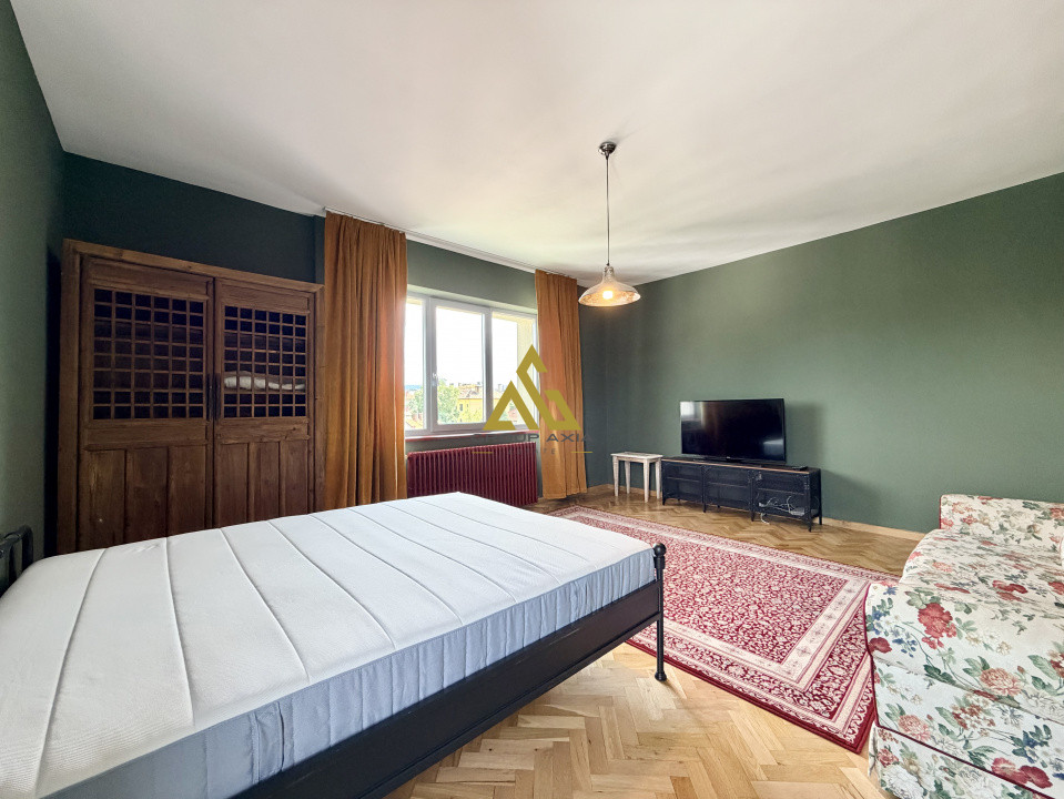Inchiriere Apartament 3 camere, 117 mp, strada Paris, zona centrala