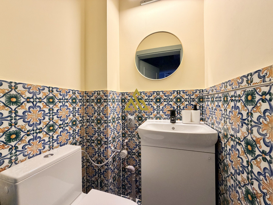 Inchiriere Apartament 3 camere, 117 mp, strada Paris, zona centrala