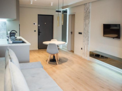 2 camere de lux in bloc nou, 44 mp, etaj 1,  zona Teatru