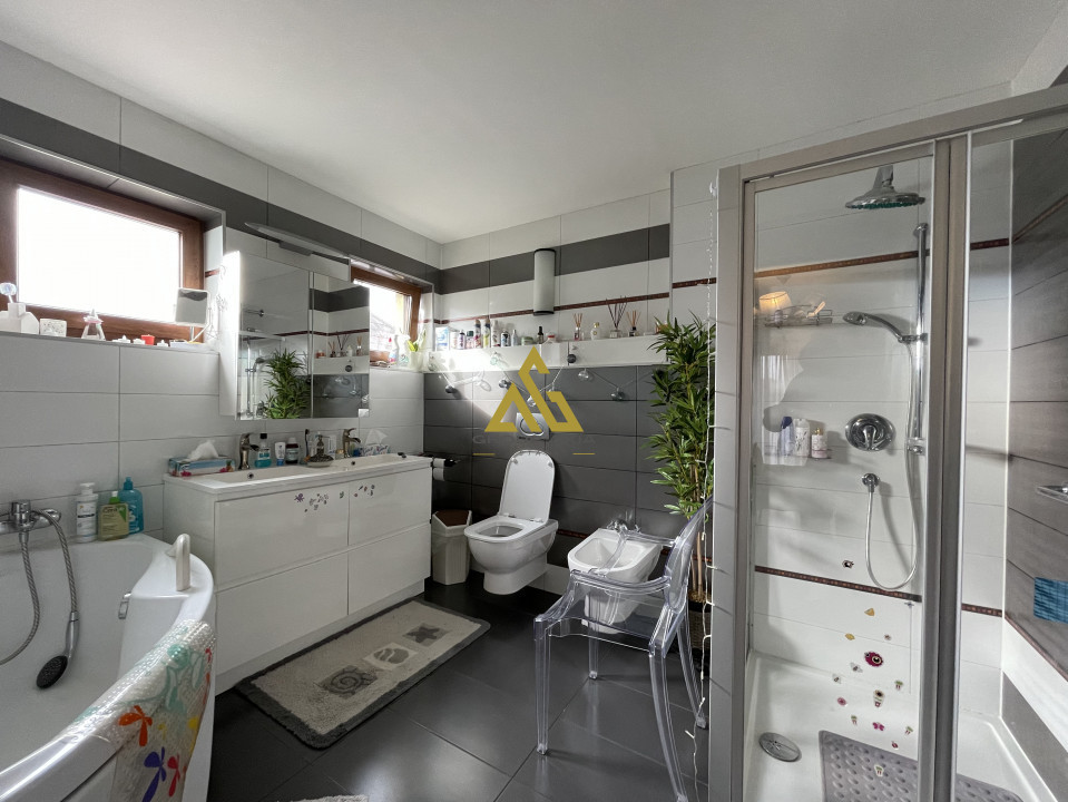 Casa individuala splendida in Andrei Muresanu, teren 912 mp