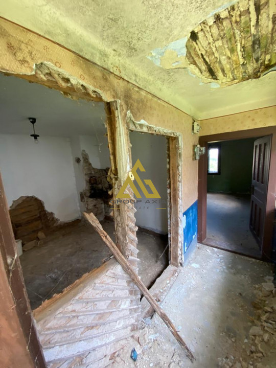 Casa veche Paniceni cu teren de 1600 mp