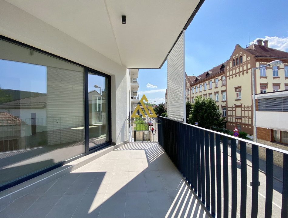 Inchiriere Apartament - SPATIU BIROU, etaj 1, garaj, Record Park