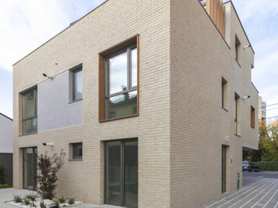 Spatiu servicii / birouri, 3 niveluri, 276 mp, 6 parcari, Gheorgheni