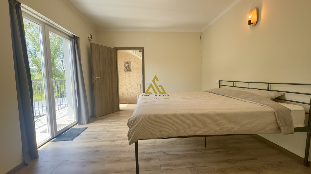 4 camere, 140mp, 4 bai, gradina, terasa, parcare, zona Corneliu Coposu