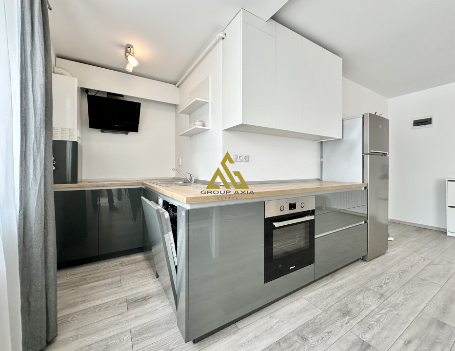 Apartament spatios cu 2 camere, parcare, zona Grand Hotel Italia