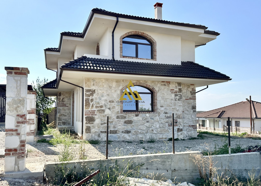 Casa individuala, 150 mp, 4 camere, 4 bai, teren 450 mp, Dezmir