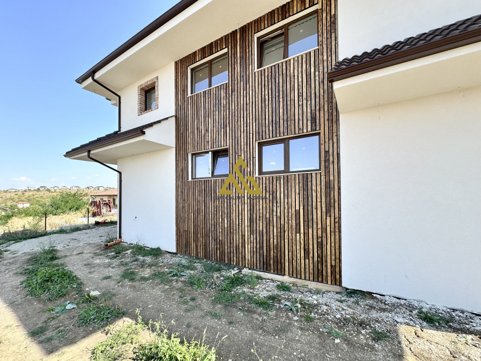 Casa individuala, 150 mp, 4 camere, 4 bai, teren 450 mp, Dezmir