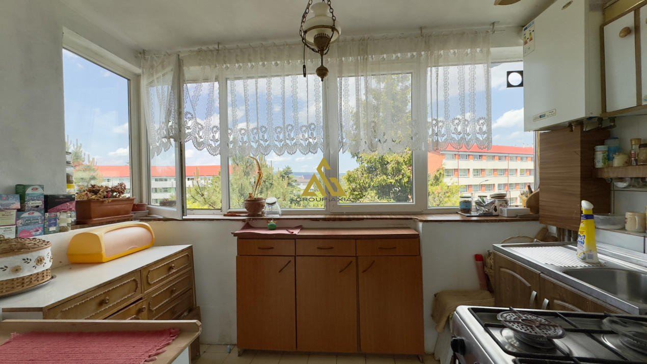 2 camere, 51 mp, decomandate, etaj 3/4, balcon, boxa, Zorilor