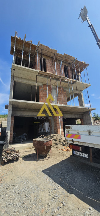 Casa tip duplex, zona Voronet, panorama superba asupra orasului