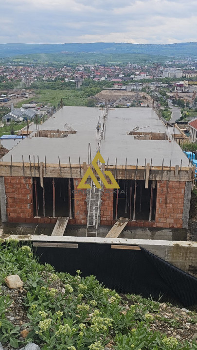Casa tip duplex, zona Voronet, panorama superba asupra orasului
