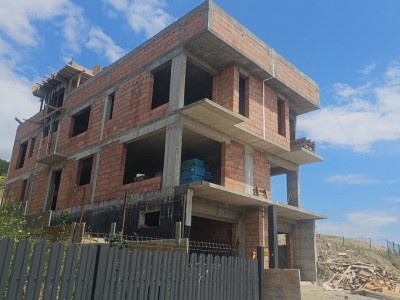 Casa tip duplex, zona Voronet, panorama superba asupra orasului