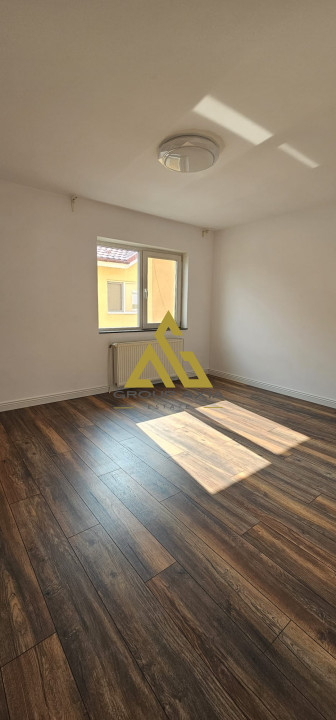 Casa tip duplex Parc Poligon, garaj ,gradina si 2 parcari exterioare