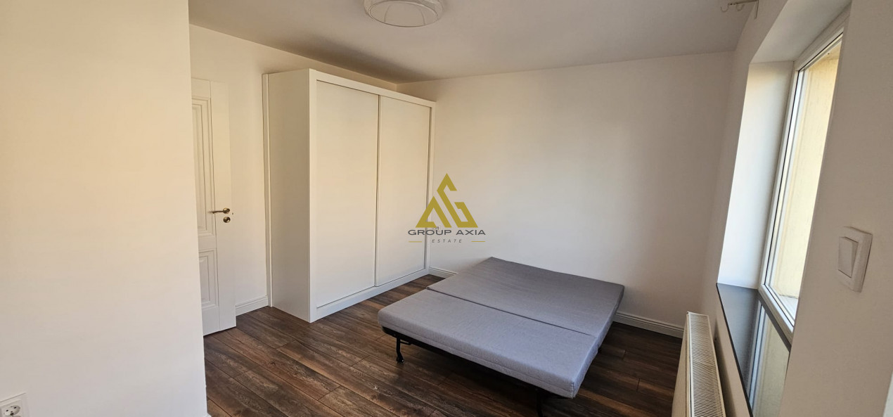 Casa tip duplex Parc Poligon, garaj ,gradina si 2 parcari exterioare
