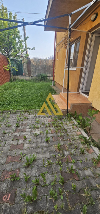 Casa tip duplex Parc Poligon, garaj ,gradina si 2 parcari exterioare