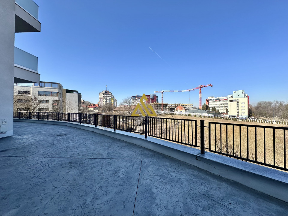 Apartament 2 camere, terasa 93 mp, garaj, Andrei Muresanu Sud