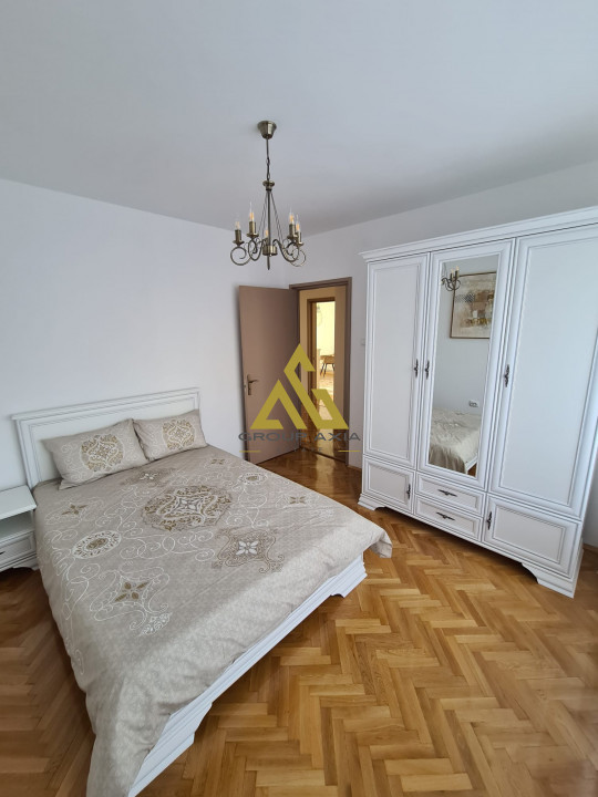 Apartament 3 camere decomandate,Andrei MUresanu,etaj 2