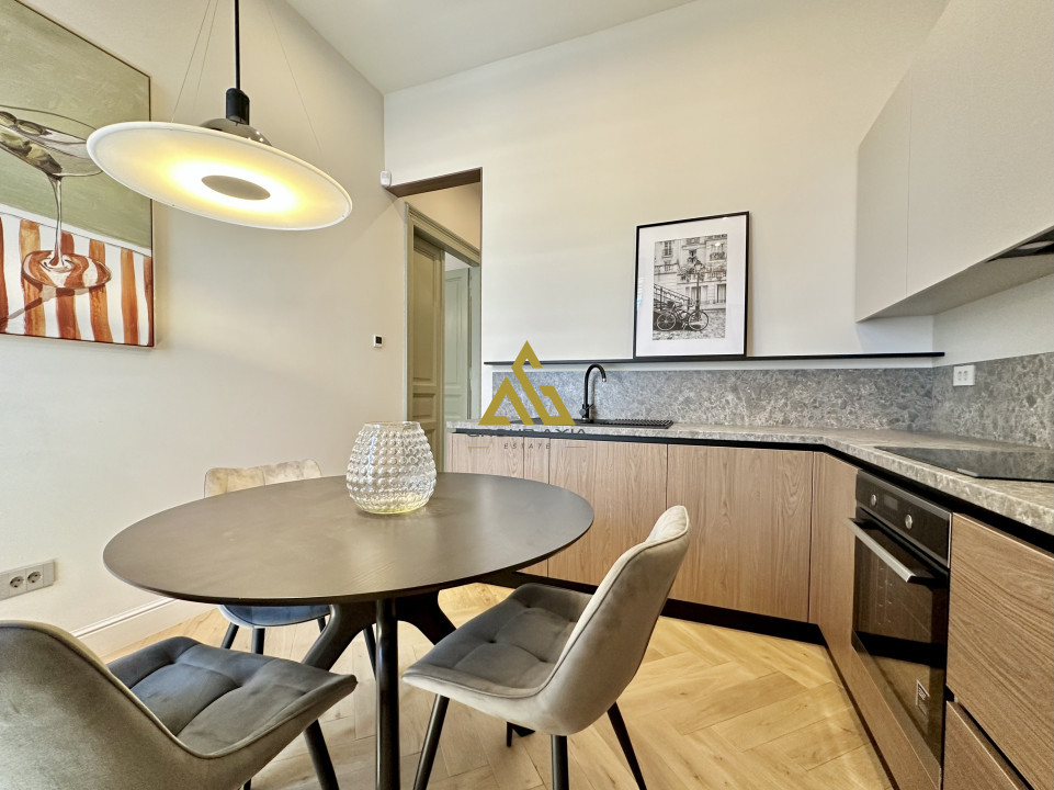 Apartament exclusivist 70 mp cu balcon si parcare, zona ultracentrala Cluj