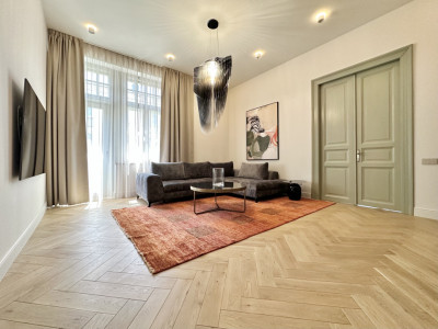 Apartament exclusivist 70 mp cu balcon si parcare, zona ultracentrala Cluj