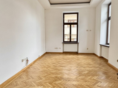 Apartament 2 camere, 60 mp, etaj 1, recent renovat, Centru str. Eroilor