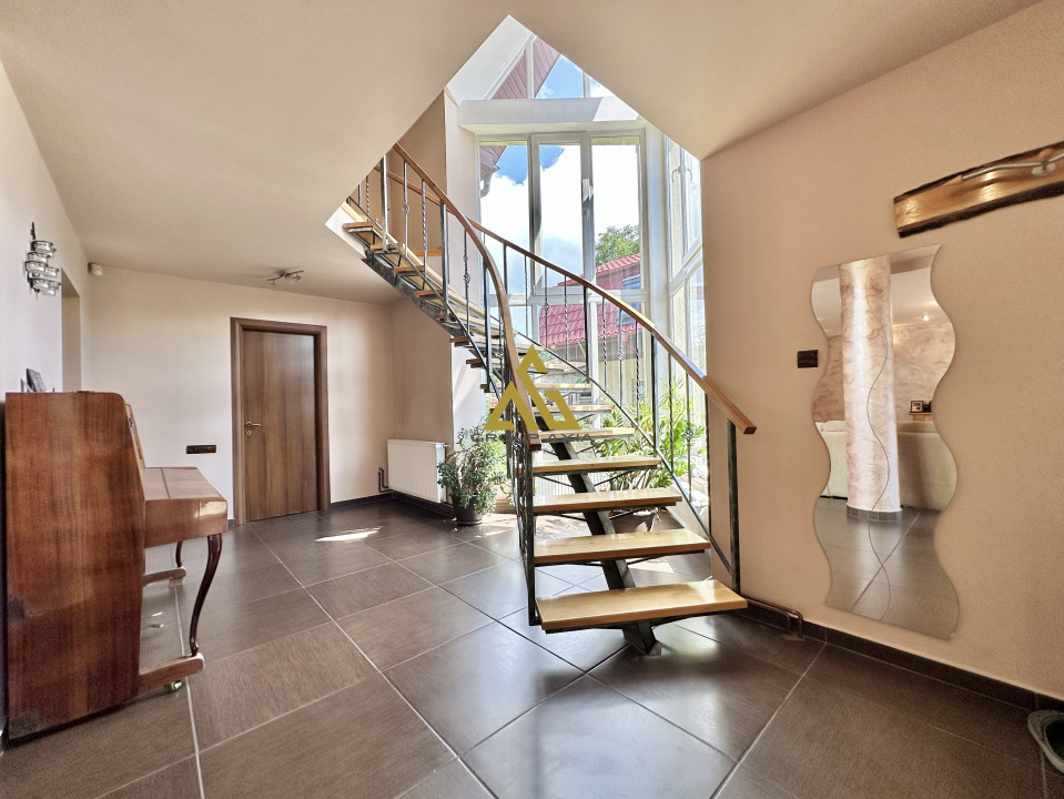 Casa individuala, 4 camere, 200 mp utili, garaj/gradina, Dambul Rotund