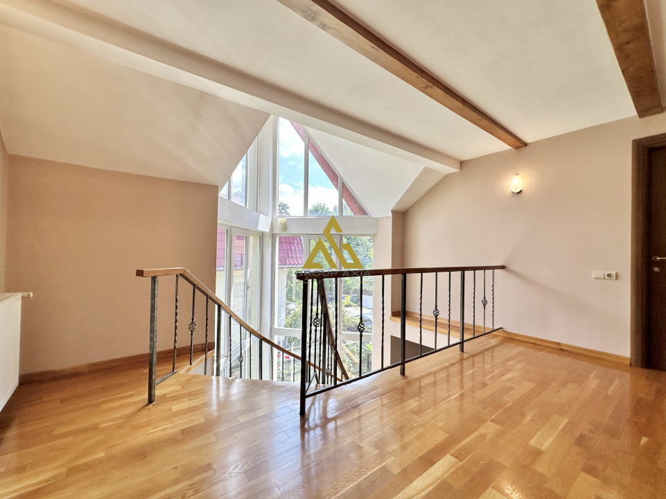 Casa individuala, 4 camere, 200 mp utili, garaj/gradina, Dambul Rotund