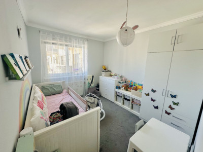 3 camere, 61 mp, balcon, 2 bai, etaj 3, Vivo str. Razoare